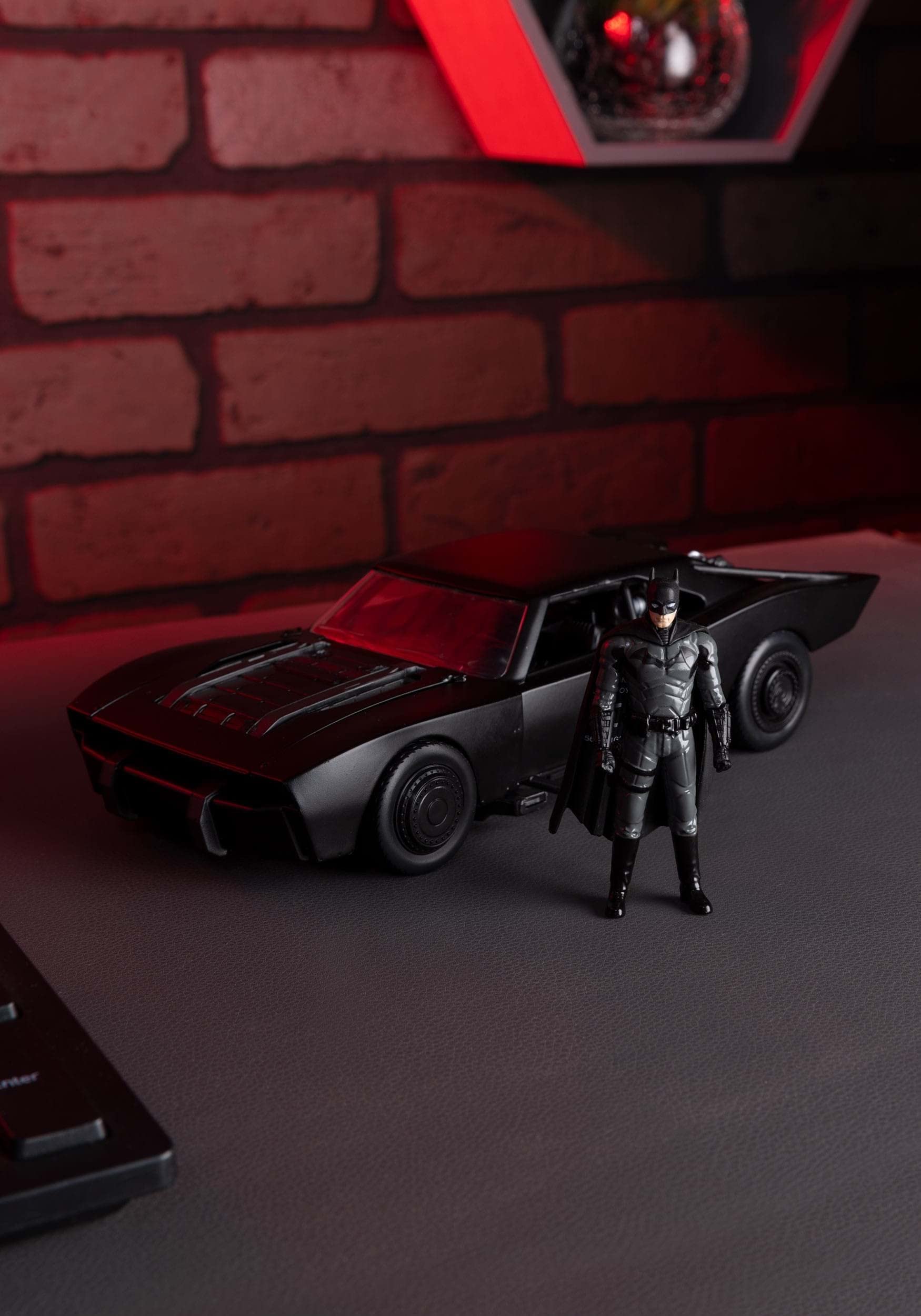 Amazon | DC Comics 1:24 The Batman Batmobile Die-cast Car w/ 2.75